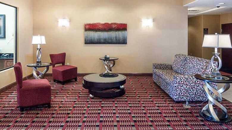 <b>Comfort Inn & Suites Lobby</b>. Images powered by <a href="https://iceportal.shijigroup.com/" title="IcePortal" target="_blank">IcePortal</a>.