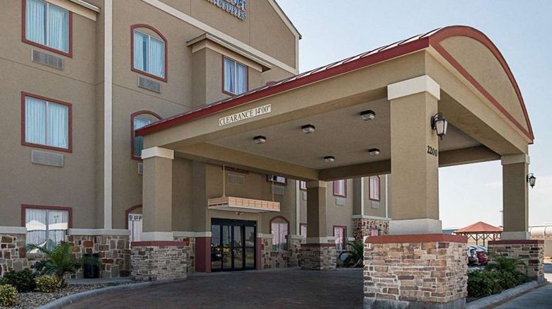 <b>Comfort Inn & Suites Exterior</b>. Images powered by <a href="https://iceportal.shijigroup.com/" title="IcePortal" target="_blank">IcePortal</a>.