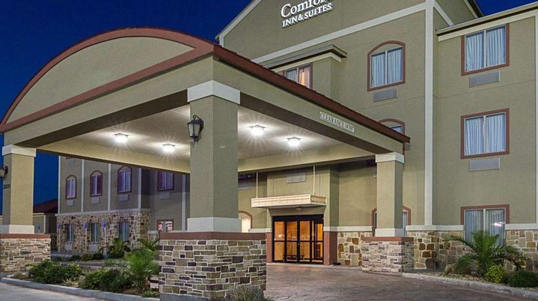<b>Comfort Inn & Suites Exterior</b>. Images powered by <a href="https://iceportal.shijigroup.com/" title="IcePortal" target="_blank">IcePortal</a>.