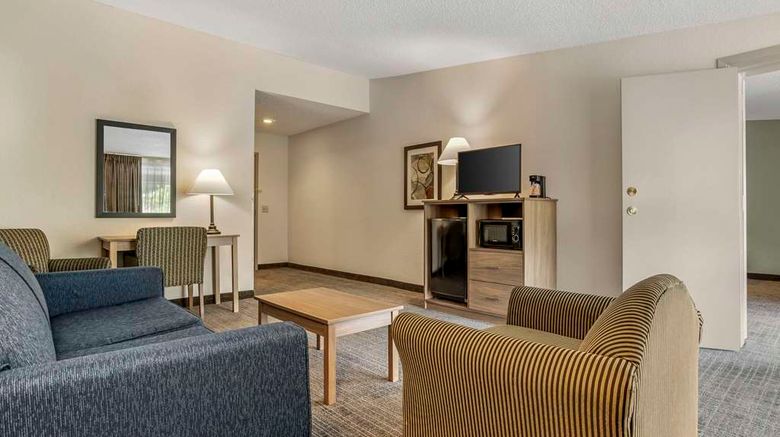 <b>Quality Inn & Suites Reliant Park Suite</b>. Images powered by <a href="https://iceportal.shijigroup.com/" title="IcePortal" target="_blank">IcePortal</a>.
