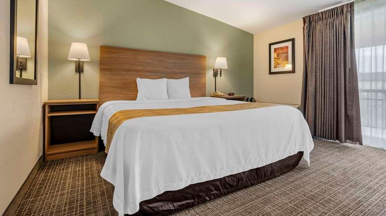 <b>Quality Inn & Suites Reliant Park Room</b>. Images powered by <a href="https://iceportal.shijigroup.com/" title="IcePortal" target="_blank">IcePortal</a>.