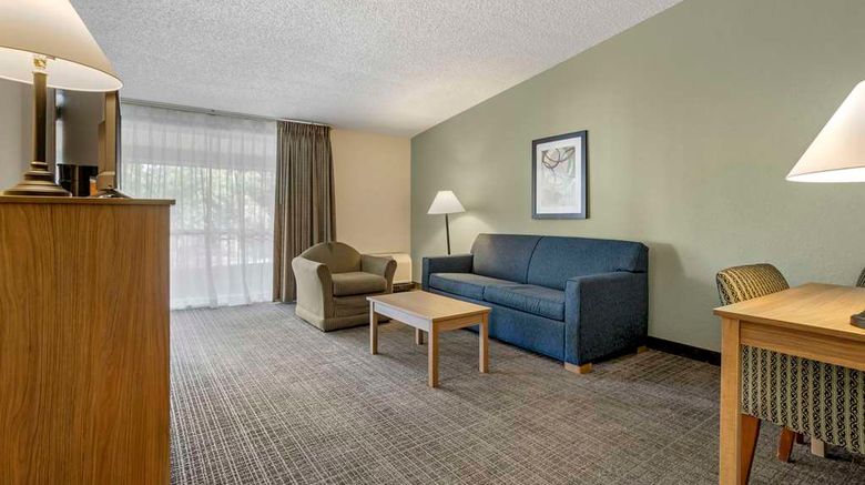 <b>Quality Inn & Suites Reliant Park Suite</b>. Images powered by <a href="https://iceportal.shijigroup.com/" title="IcePortal" target="_blank">IcePortal</a>.