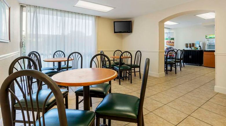 <b>Quality Inn & Suites Reliant Park Restaurant</b>. Images powered by <a href="https://iceportal.shijigroup.com/" title="IcePortal" target="_blank">IcePortal</a>.