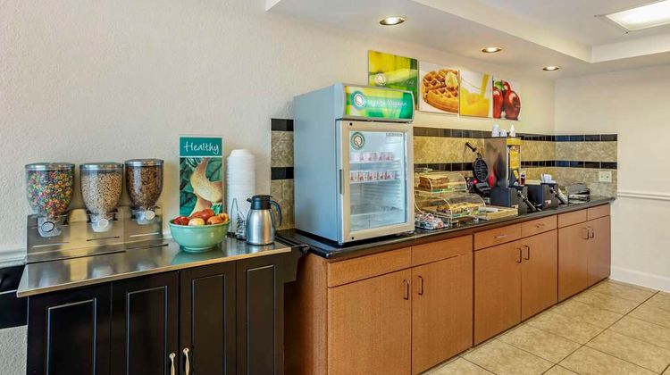Quality Inn & Suites Reliant Park Restaurant