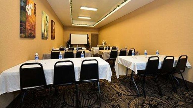 <b>Comfort Suites Bay City East Meeting</b>. Images powered by <a href="https://iceportal.shijigroup.com/" title="IcePortal" target="_blank">IcePortal</a>.