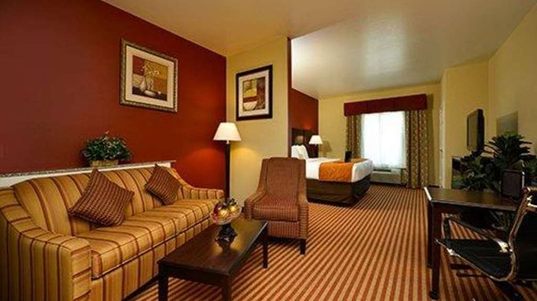 <b>Comfort Suites Bay City East Room</b>. Images powered by <a href="https://iceportal.shijigroup.com/" title="IcePortal" target="_blank">IcePortal</a>.