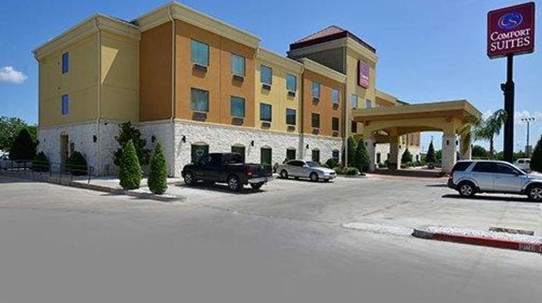 Comfort Suites Bay City East Exterior. Images powered by <a href="https://iceportal.shijigroup.com" target="_blank" rel="noopener">Ice Portal</a>.