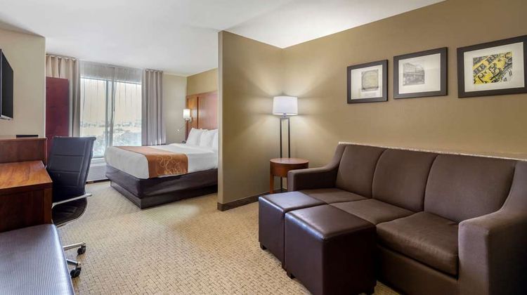 Comfort Suites Room