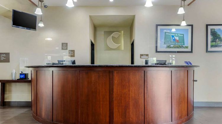 Comfort Suites Lobby