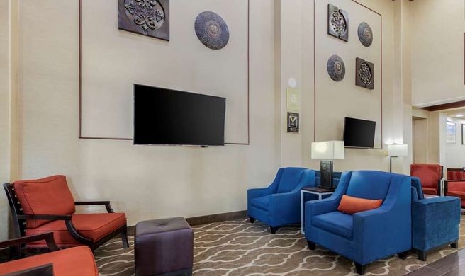 Comfort Suites Lobby