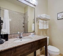 Comfort Suites Room