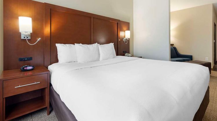 Comfort Suites Suite