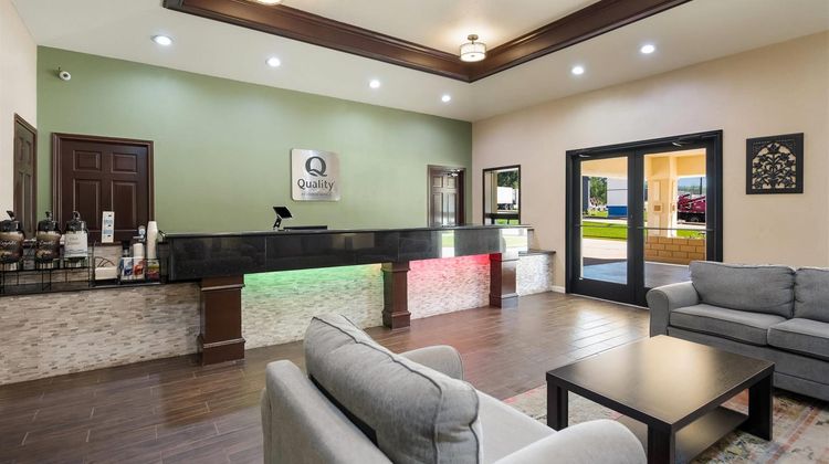 Quality Inn Lufkin Lobby