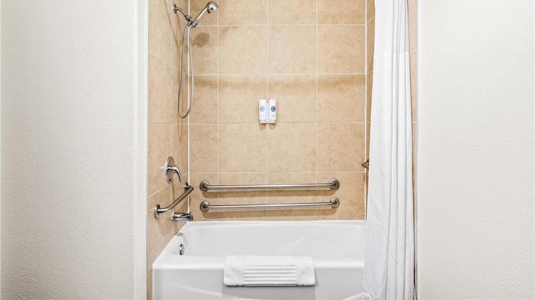 <b>Comfort Suites Room</b>. Images powered by <a href="https://iceportal.shijigroup.com/" title="IcePortal" target="_blank">IcePortal</a>.