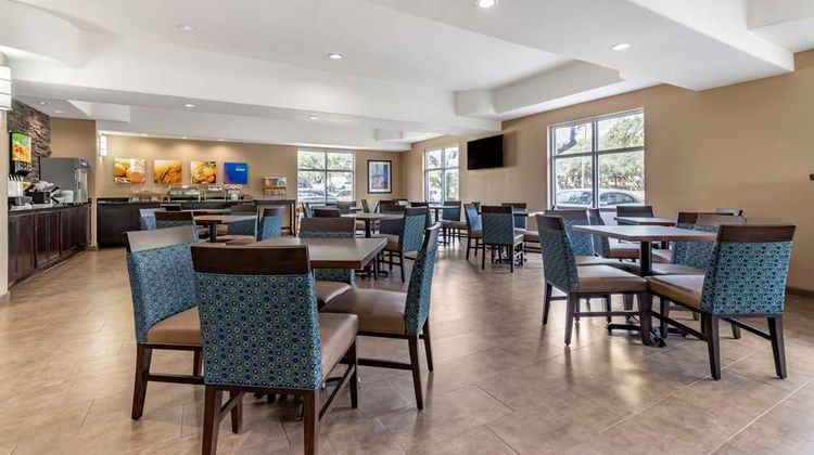 Comfort Suites NW Near Six Flags Restaurant