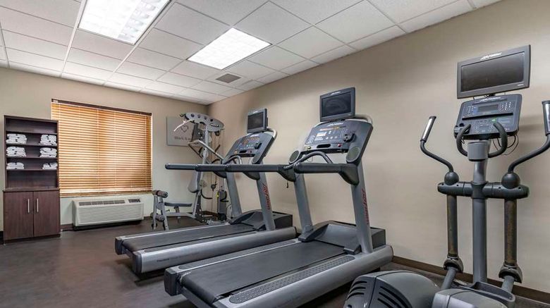 <b>Comfort Suites NW Near Six Flags Health</b>. Images powered by <a href="https://iceportal.shijigroup.com/" title="IcePortal" target="_blank">IcePortal</a>.