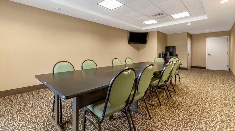 <b>Comfort Suites NW Near Six Flags Meeting</b>. Images powered by <a href="https://iceportal.shijigroup.com/" title="IcePortal" target="_blank">IcePortal</a>.