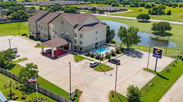 Comfort Inn and Suites Navasota Exterior