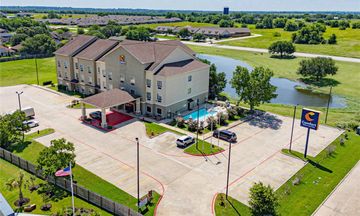 Comfort Inn and Suites Navasota