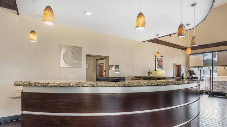 Comfort Suites Lobby