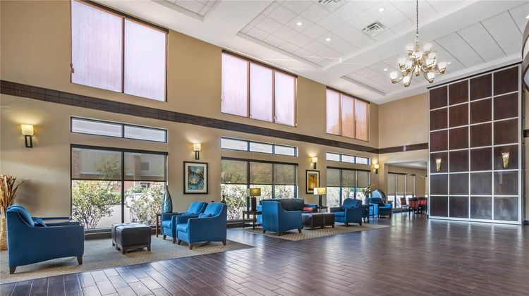 Comfort Suites Lobby