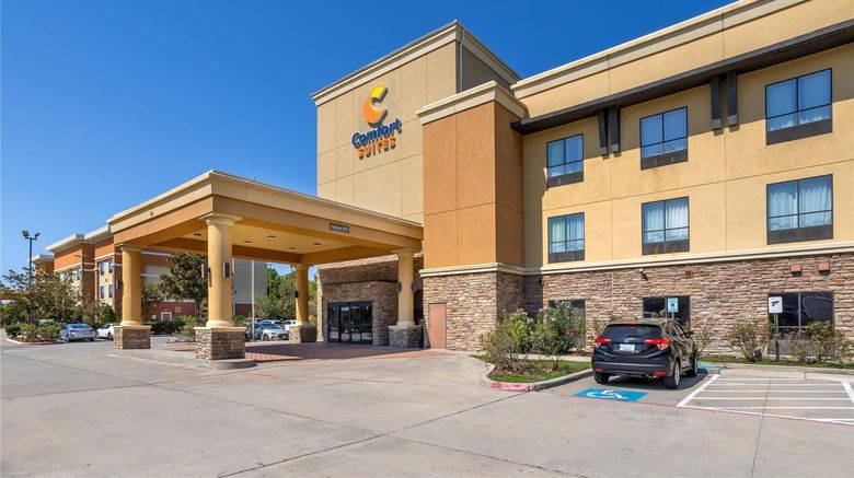 <b>Comfort Suites Exterior</b>. Images powered by <a href="https://iceportal.shijigroup.com/" title="IcePortal" target="_blank">IcePortal</a>.