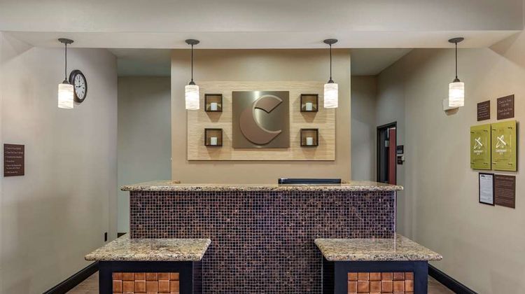 Comfort Inn & Suites Lobby