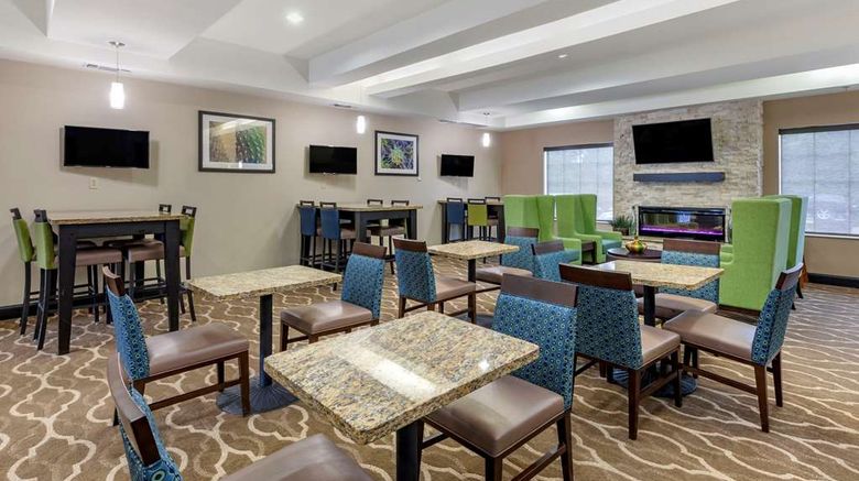 <b>Comfort Inn And Suites Paris Restaurant</b>. Images powered by <a href="https://iceportal.shijigroup.com/" title="IcePortal" target="_blank">IcePortal</a>.