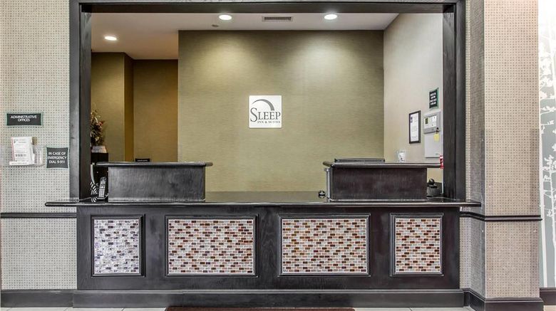<b>Sleep Inn & Suites Lobby</b>. Images powered by <a href="https://iceportal.shijigroup.com/" title="IcePortal" target="_blank">IcePortal</a>.