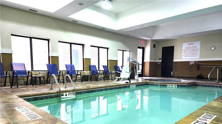 <b>Sleep Inn & Suites Pool</b>. Images powered by <a href="https://iceportal.shijigroup.com/" title="IcePortal" target="_blank">IcePortal</a>.