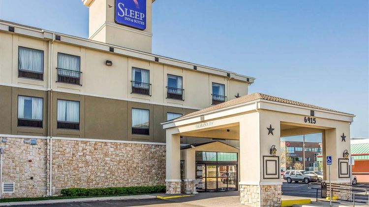 Sleep Inn & Suites Exterior