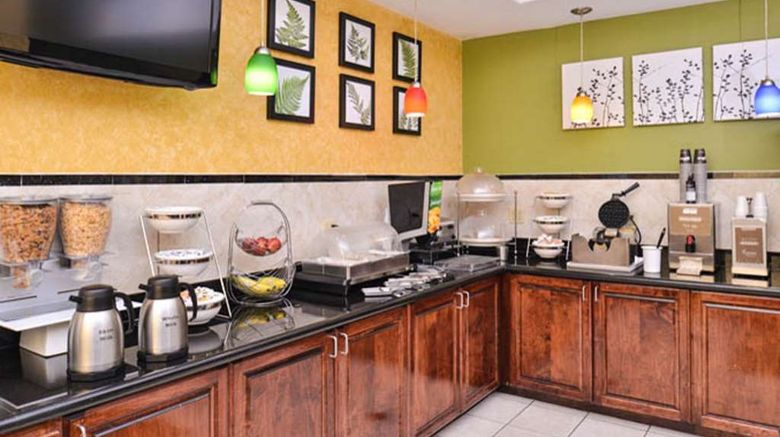 <b>Sleep Inn & Suites near Downtown North Restaurant</b>. Images powered by <a href="https://iceportal.shijigroup.com/" title="IcePortal" target="_blank">IcePortal</a>.