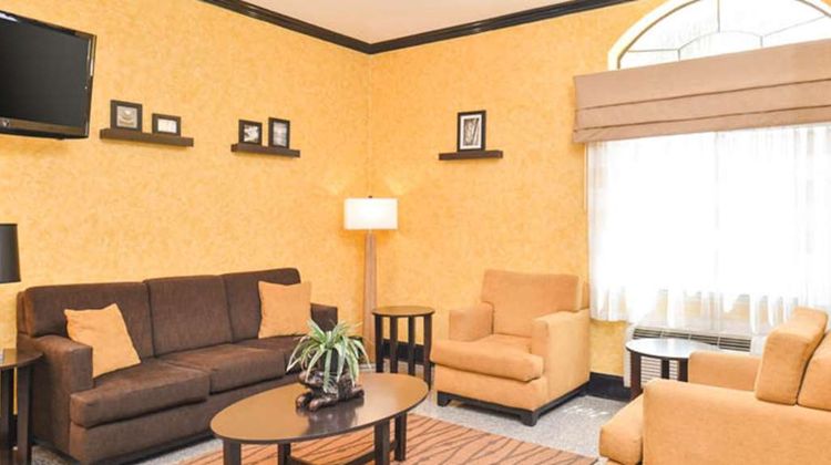 Sleep Inn & Suites near Downtown North Lobby