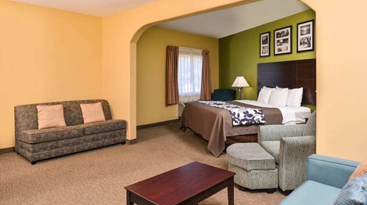 Sleep Inn & Suites near Downtown North Suite