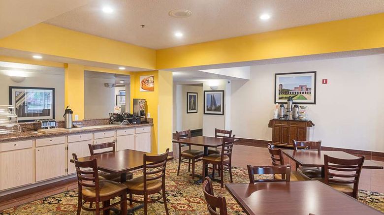 <b>Quality Inn & Suites West Chase Restaurant</b>. Images powered by <a href="https://iceportal.shijigroup.com/" title="IcePortal" target="_blank">IcePortal</a>.
