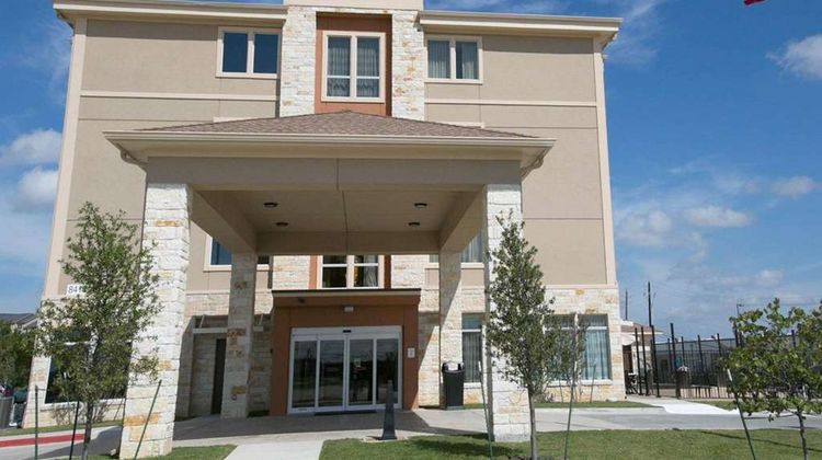 Sleep Inn & Suites Exterior