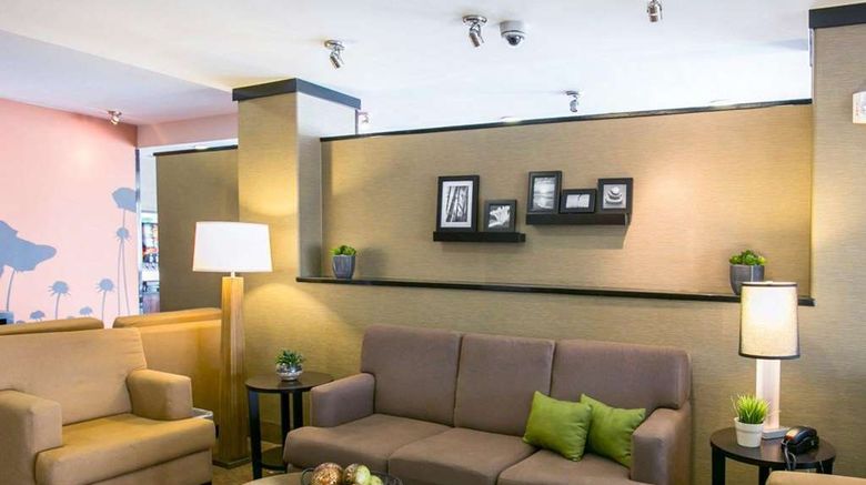 <b>Sleep Inn & Suites Lobby</b>. Images powered by <a href="https://iceportal.shijigroup.com/" title="IcePortal" target="_blank">IcePortal</a>.