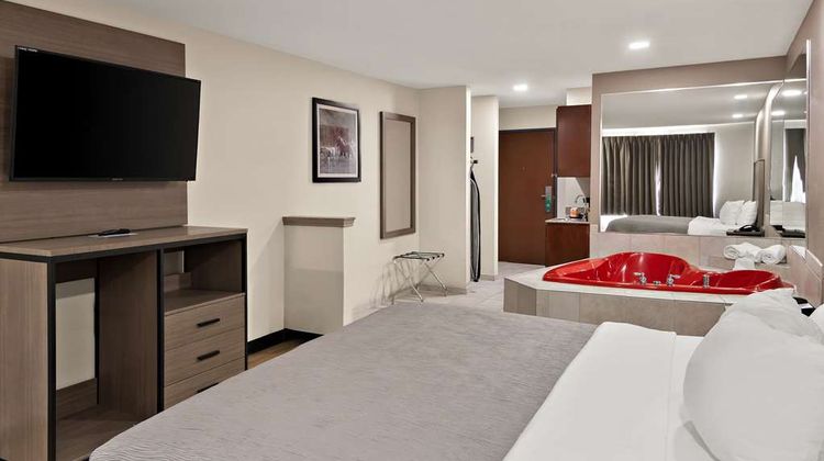 Quality Inn & Suites Weatherford Suite