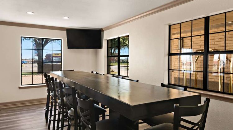 Quality Inn & Suites Weatherford Restaurant