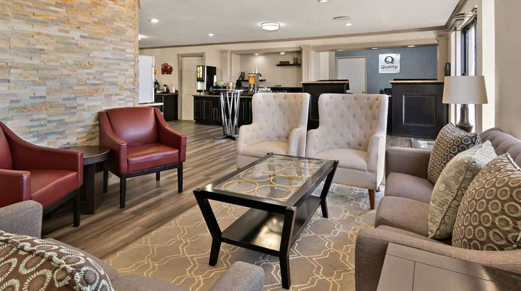 Quality Inn & Suites Weatherford Lobby