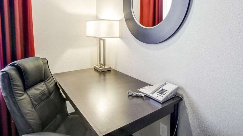<b>Quality Inn & Suites Bryan Room</b>. Images powered by <a href="https://iceportal.shijigroup.com/" title="IcePortal" target="_blank">IcePortal</a>.