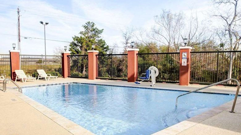 <b>Quality Inn & Suites Bryan Pool</b>. Images powered by <a href="https://iceportal.shijigroup.com/" title="IcePortal" target="_blank">IcePortal</a>.
