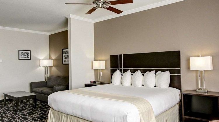 Quality Inn & Suites Bryan Suite