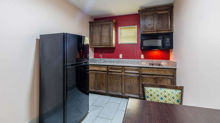Quality Inn & Suites Room