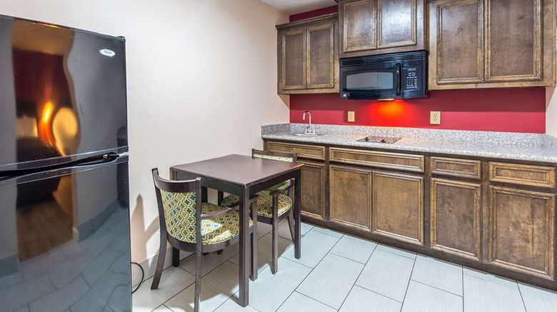 <b>Quality Inn & Suites Suite</b>. Images powered by <a href="https://iceportal.shijigroup.com/" title="IcePortal" target="_blank">IcePortal</a>.