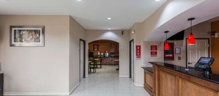 Quality Inn & Suites Lobby