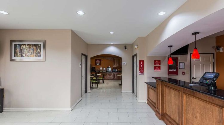 Quality Inn & Suites Lobby