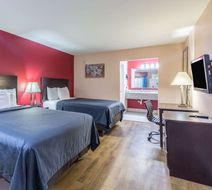 Quality Inn & Suites Room