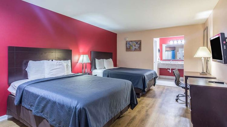 Quality Inn & Suites Room