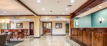 Quality Inn & Suites Lobby